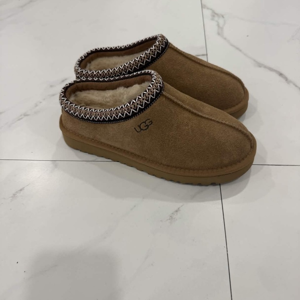 UGG Tasman Women’s Size 6, 7, 8